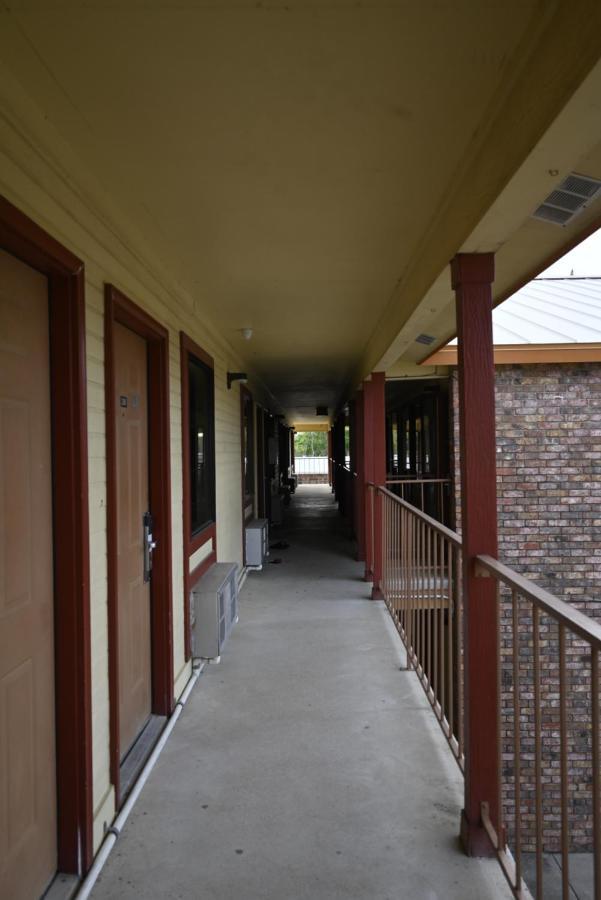 Coachway Inn Luling エクステリア 写真